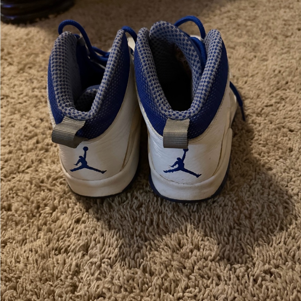 Jordan White and Blue Men's Basketball Sneakers - Picture 5 of 5